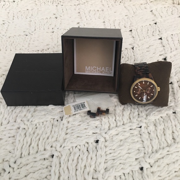 Michael Kors watch - Picture 3 of 3